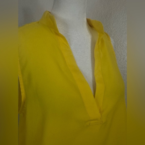 LAST KISS NWT Yellow Sleeveless Women's cute Top - Picture 2 of 7